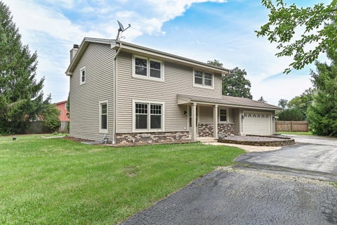 Photo of S71W13222 Tess Corners Dr, Muskego, WI 53150 (MLS # 1979789)