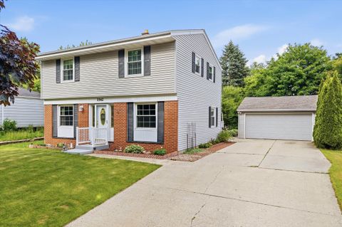 Photo of 1542 N Lakeview Ave, Port Washington, WI 53074 (MLS # 1967230)