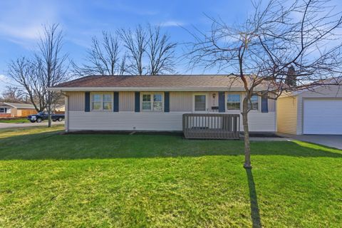Photo of 716 David Ave, Sheboygan Falls, WI 53085 (MLS # 1957933)