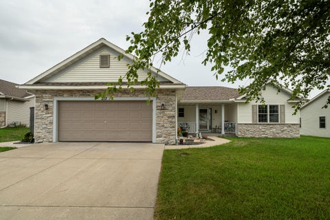 Photo of 213 Gosdeck Ln, Johnson Creek, WI 53038 (MLS # 1976508)