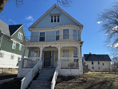 Photo of 1114 N 25th St, Milwaukee, WI 53233 (MLS # 1955097)