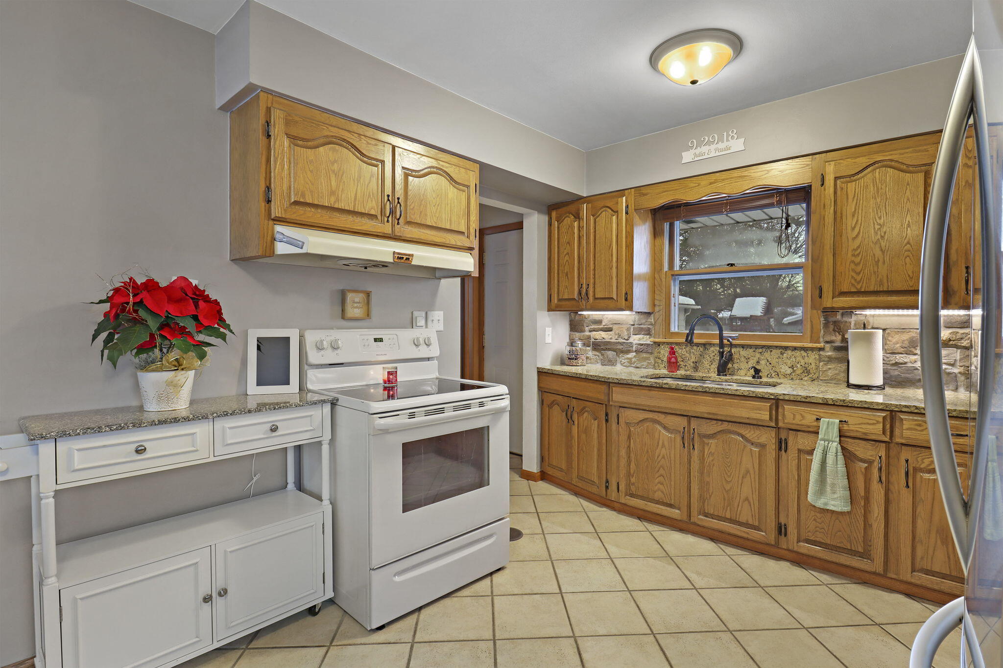 Kenosha, Wisconsin 53143, United States, 3 Bedrooms Bedrooms, ,3 BathroomsBathrooms,Residential,Pending,254403