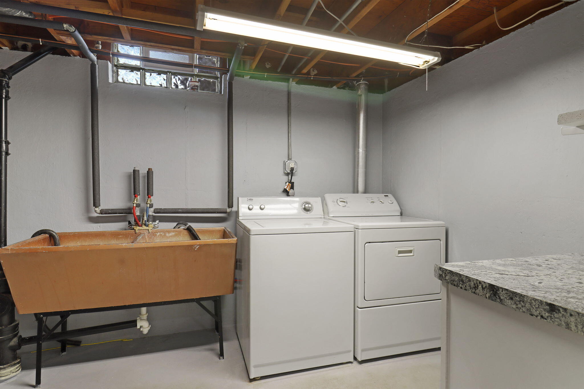 Kenosha, Wisconsin 53143, United States, 3 Bedrooms Bedrooms, ,3 BathroomsBathrooms,Residential,Pending,254403