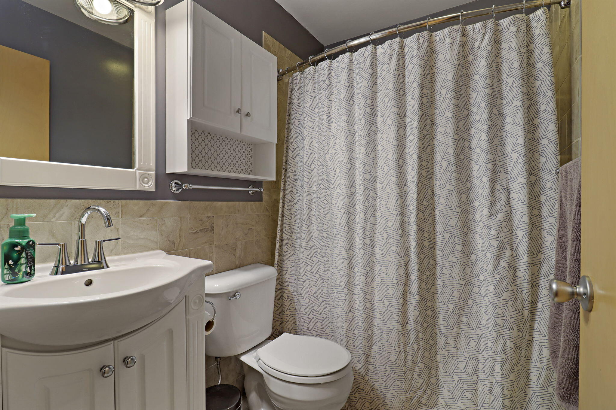 Kenosha, Wisconsin 53143, United States, 3 Bedrooms Bedrooms, ,3 BathroomsBathrooms,Residential,Pending,254403