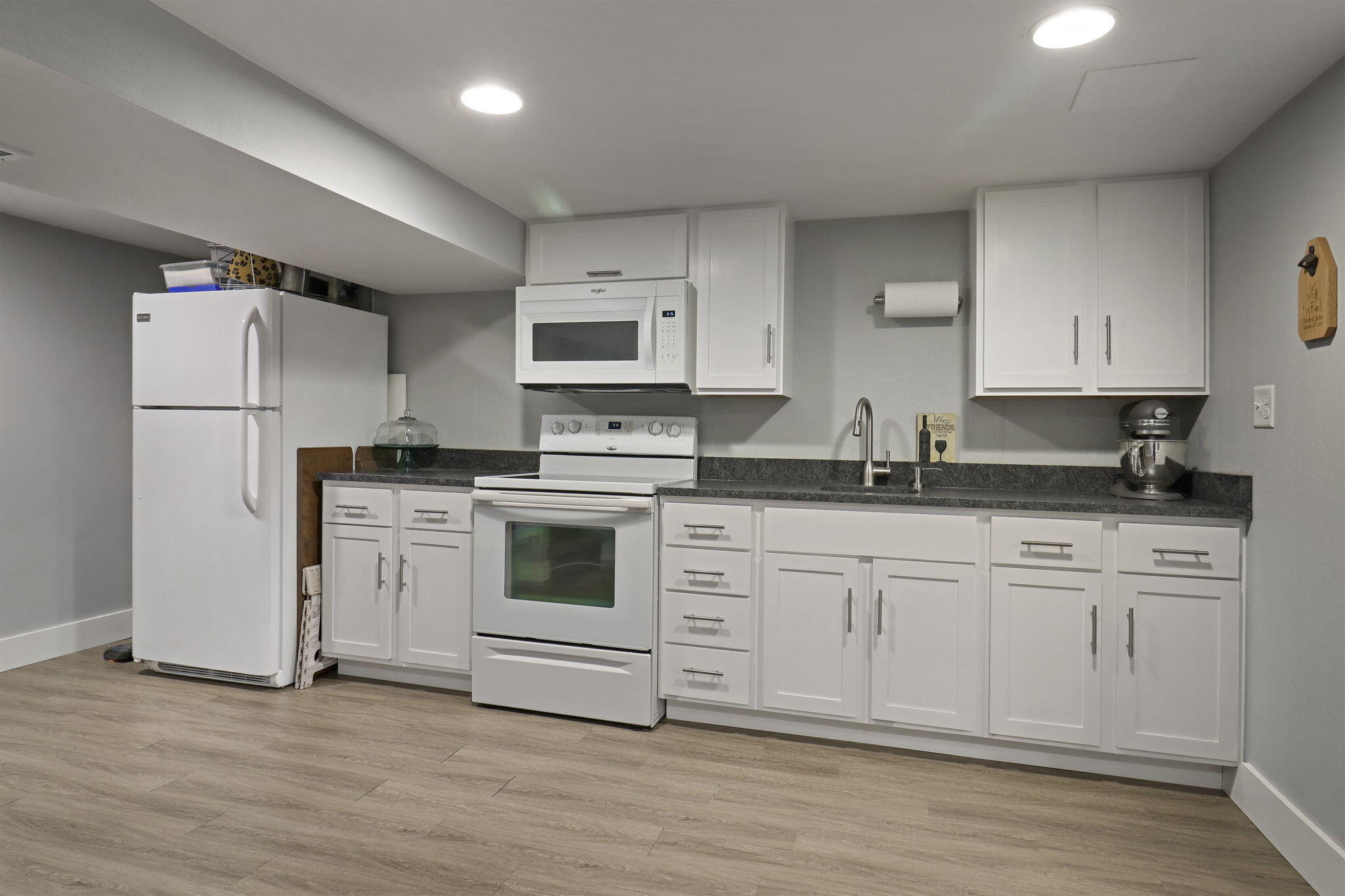 Kenosha, Wisconsin 53143, United States, 3 Bedrooms Bedrooms, ,3 BathroomsBathrooms,Residential,Pending,254403