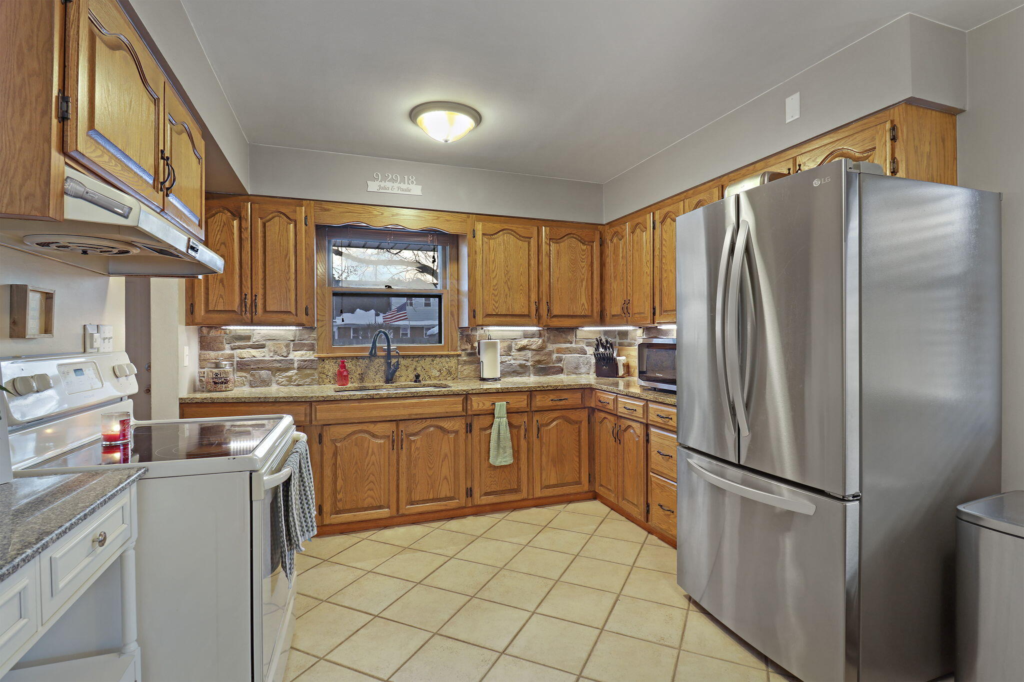 Kenosha, Wisconsin 53143, United States, 3 Bedrooms Bedrooms, ,3 BathroomsBathrooms,Residential,Pending,254403