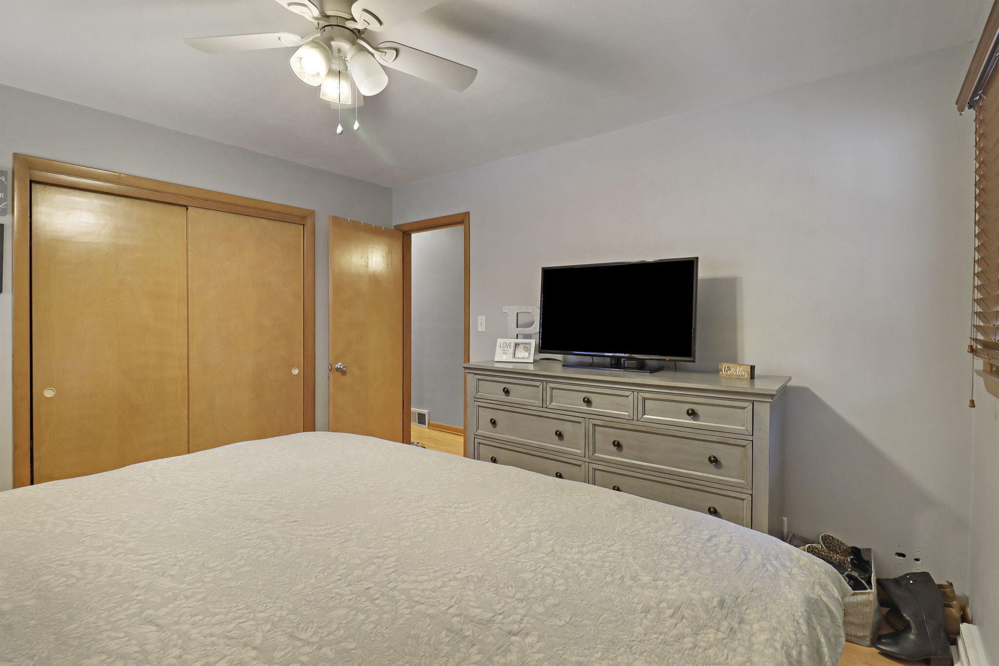 Kenosha, Wisconsin 53143, United States, 3 Bedrooms Bedrooms, ,3 BathroomsBathrooms,Residential,Pending,254403