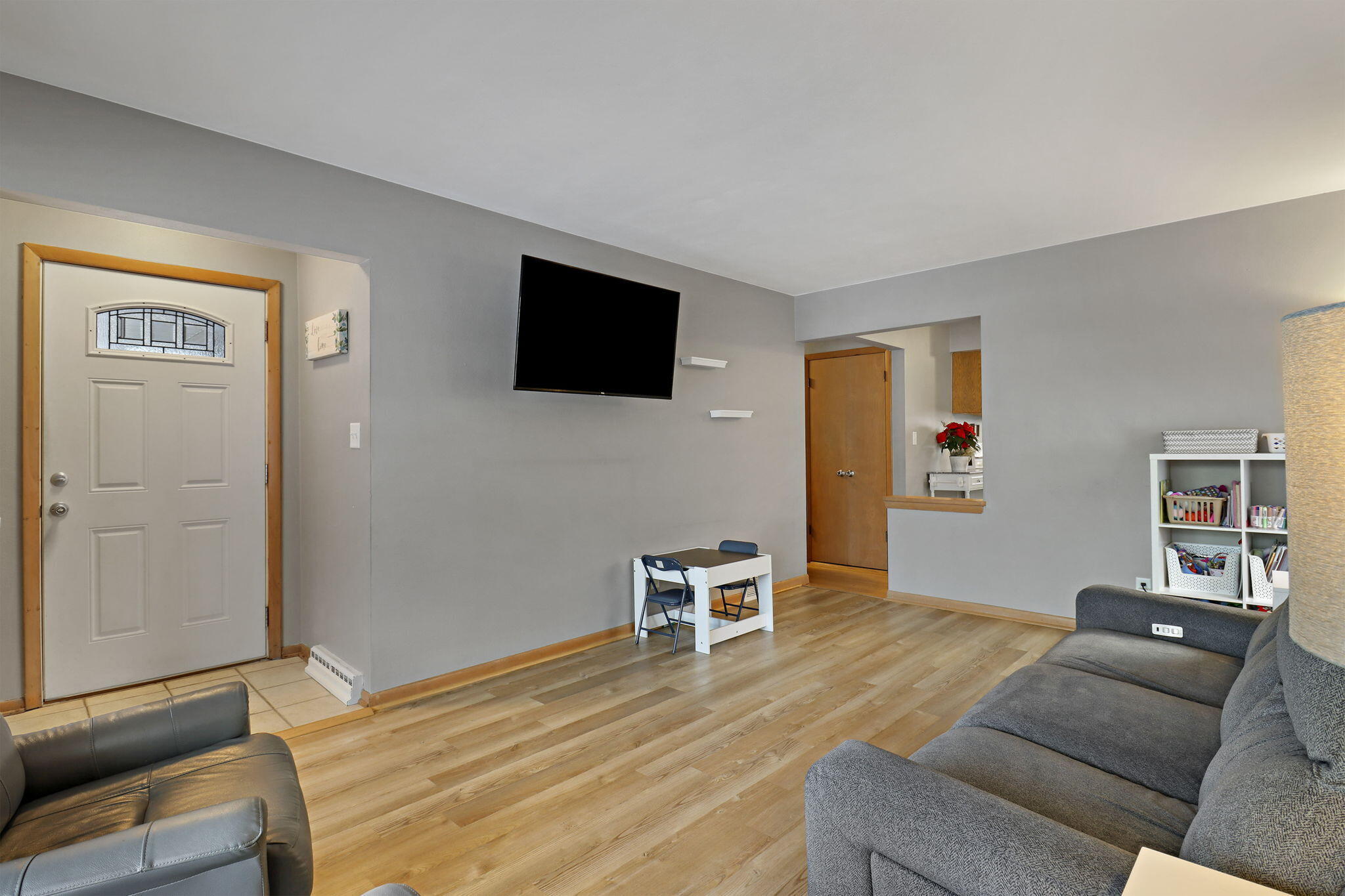 Kenosha, Wisconsin 53143, United States, 3 Bedrooms Bedrooms, ,3 BathroomsBathrooms,Residential,Pending,254403