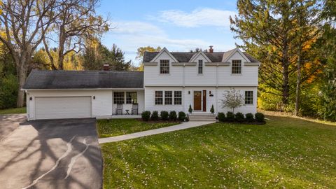 Photo of 1627 W Fiesta Ln, Mequon, WI 53092 (MLS # 1942168)