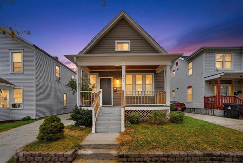 Photo of 904 Center St, Racine, WI 53403 (MLS # 1985237)