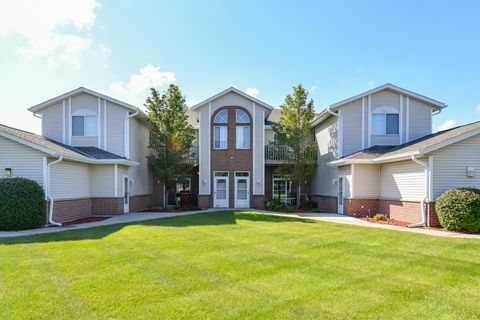 Photo of 1301 College Ave, South Milwaukee, WI 53172 (MLS # 1933911)