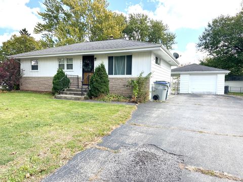 Photo of 10313 W Harvest Ln, Milwaukee, WI 53225 (MLS # 1941180)
