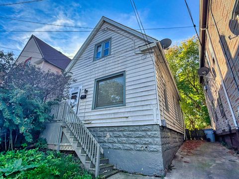 3739 W Kilbourn Ave, Milwaukee, WI 53208 - #: 1937898