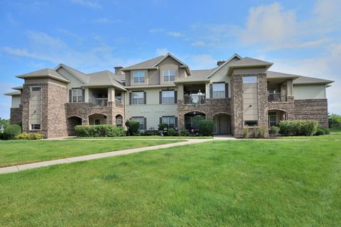 Photo of 2933 W Drexel Ave, Franklin, WI 53132 (MLS # 1923835)