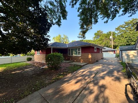 4034 S 60th St, Milwaukee, WI 53220 - #: 1929465