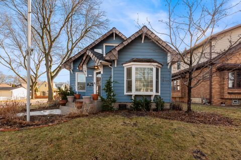 Photo of 3202 S Pine Ave, Milwaukee, WI 53207 (MLS # 1950896)