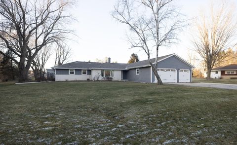 1622 Sharon Ln, Grafton, WI 53024 - #: 1901926