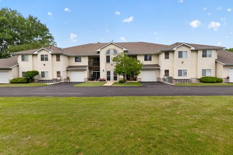 Photo of 6115 S Creekside Dr, Cudahy, WI 53110 (MLS # 1971841)