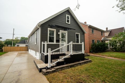 Photo of 1207 S 91st St, West Allis, WI 53214 (MLS # 1939173)