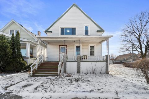 Photo of 3807 E Edgerton Ave, Cudahy, WI 53110 (MLS # 1947607)