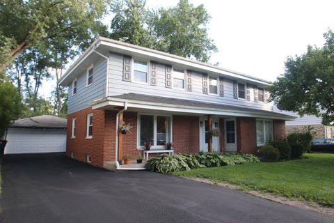 Photo of 11907 W Diane Dr, Wauwatosa, WI 53226 (MLS # 1934063)