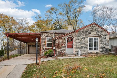 Photo of 227 N Crocker Ave, Port Washington, WI 53074 (MLS # 1942126)