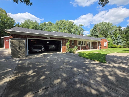 3775 S SUNNY VIEW DR, NEW BERLIN, WI 53151 - Image 0d6111d3bfba0d8003a2ea8ba2b88693/3972298619