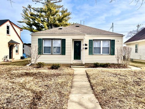 Photo of 3526 N 77th St, Milwaukee, WI 53222 (MLS # 1953859)