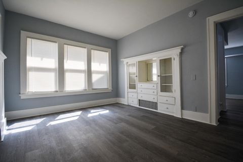 2172 W Forest Home Ave, Milwaukee, WI 53215 - #: 1947637