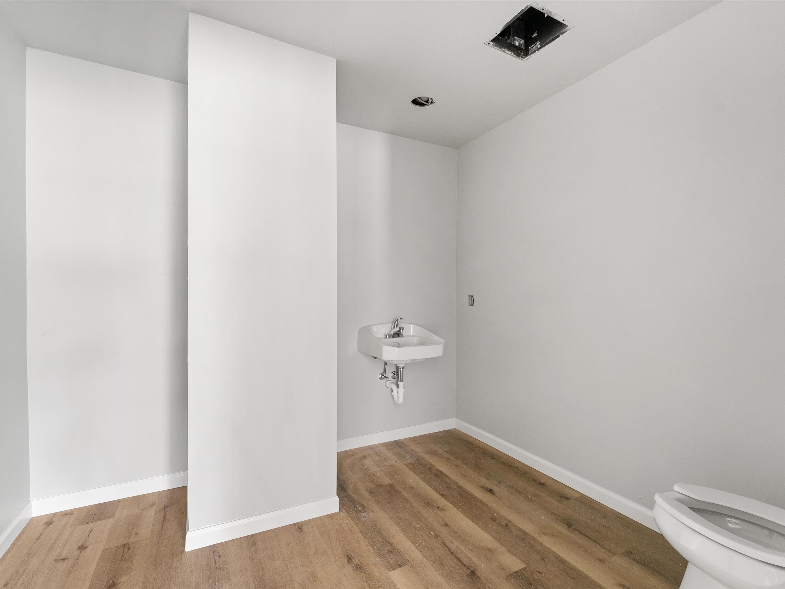 Manitowoc, Wisconsin 54220, United States, ,Commercial,Active,144549