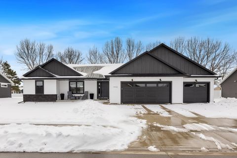 Photo of 1902 Brooklyn Pl, Holmen, WI 54636 (MLS # 1954394)