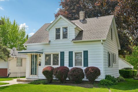 Photo of 4033 N 93rd St, Wauwatosa, WI 53222 (MLS # 1963292)