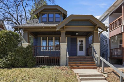 Photo of 3421 N Fratney St, Milwaukee, WI 53212 (MLS # 1955034)