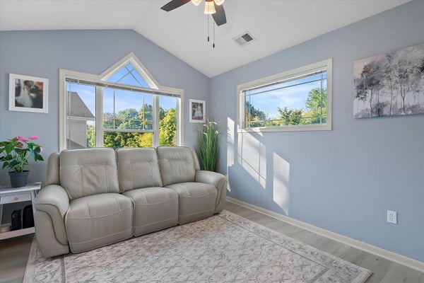 5427 W COBBLESTONE WAY, FRANKLIN, WI 53132 - Image 0dd5fdff893c4399dd7efd6f04dfc33f/2970230243