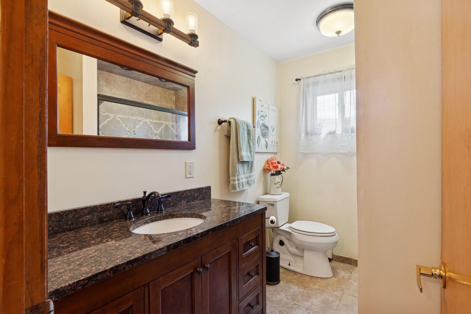 Racine, Wisconsin 53405, United States, 5 Bedrooms Bedrooms, ,3 BathroomsBathrooms,Residential,Pending,127184