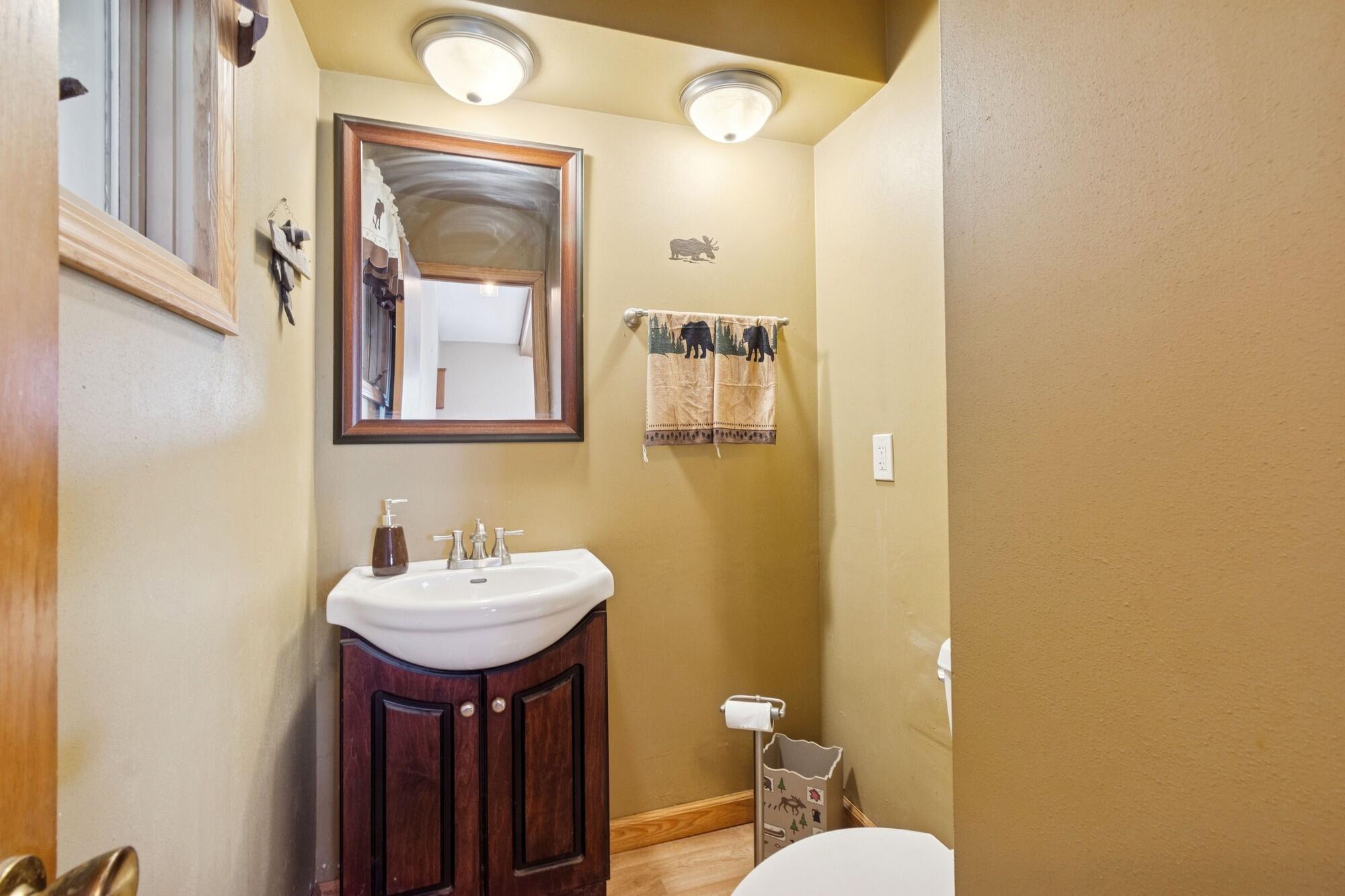 Racine, Wisconsin 53405, United States, 5 Bedrooms Bedrooms, ,3 BathroomsBathrooms,Residential,Pending,127184