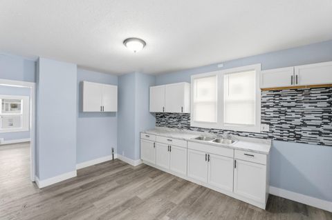 2354 S 16th St, Milwaukee, WI 53215 - #: 1948643