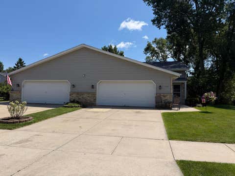 Photo of 720 Timberline Trl, Hartford, WI 53027 (MLS # 1971228)