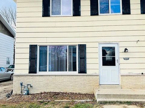 Photo of 1604 87th Pl, Pleasant Prairie, WI 53143 (MLS # 1956168)