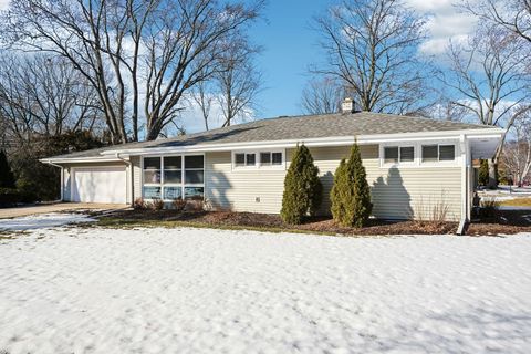 Photo of 12660 Pinewood Rd, Brookfield, WI 53005 (MLS # 1950700)