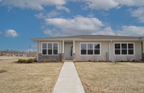 Photo of 613 Hunter Oaks Blvd, Watertown, WI 53094 (MLS # 1955323)