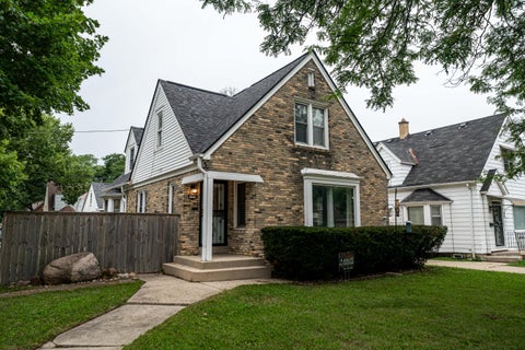 Photo of 4101 N 39th St, Milwaukee, WI 53216 (MLS # 1975943)