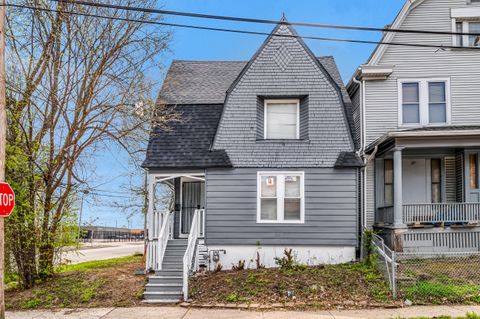 Photo of 3701 W Kilbourn Ave, Milwaukee, WI 53208 (MLS # 1960233)