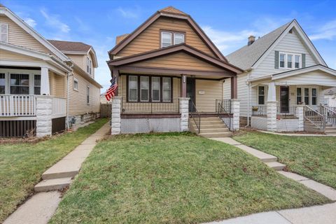 Photo of 2837 S 15th St, Milwaukee, WI 53215 (MLS # 1954850)