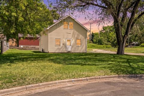 Photo of 400 Prospect St, La Crosse, WI 54603 (MLS # 1964842)