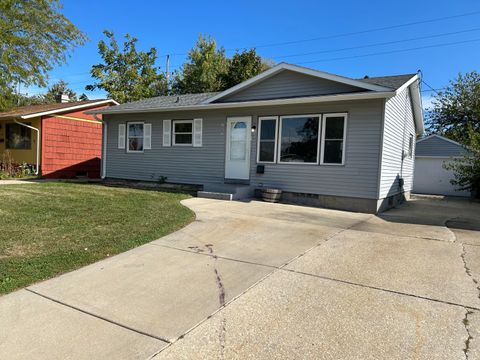Photo of 1901 Mount Pleasant St, Racine, WI 53404 (MLS # 1944745)