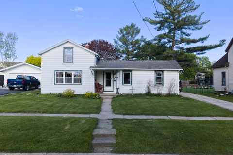Photo of 209 S Warren St, Watertown, WI 53094 (MLS # 1961837)