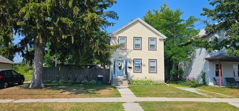 Photo of 628 N 9th St, Manitowoc, WI 54220 (MLS # 1975294)