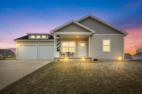 Photo of 940 Quail Run, Lomira, WI 53048 (MLS # 1951059)