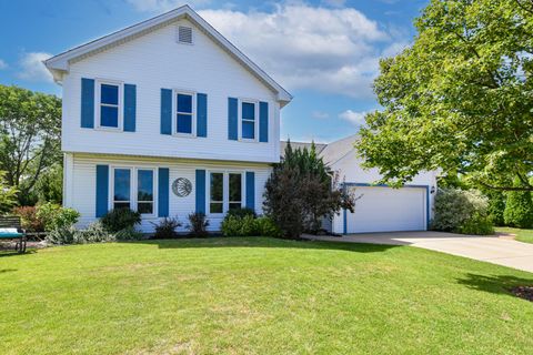 Photo of 6877 S Tumble Creek Dr, Franklin, WI 53132 (MLS # 1929791)
